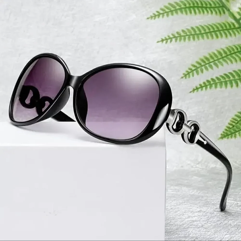 Sunglasses one pair 😎
